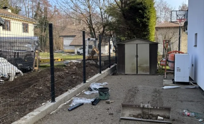 Votre paysagiste à réaliser la pose d’une clôture rigide à Divonne., Échenevex, Monsieur Hugo Tardy