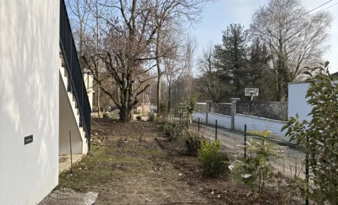Terrassement à Divonne., Échenevex, Monsieur Hugo Tardy